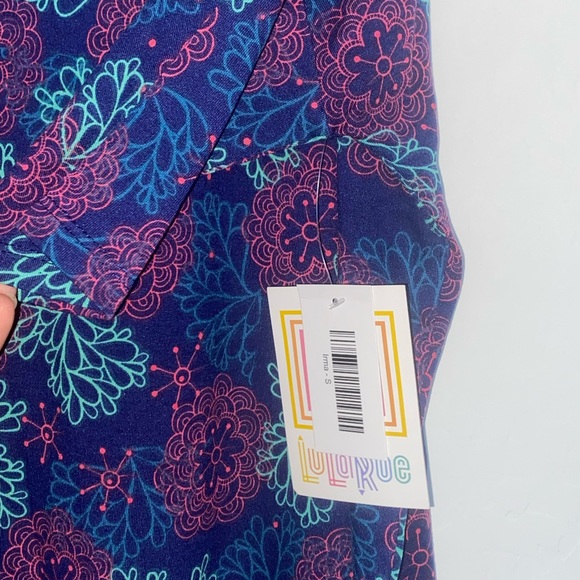 LuLaRoe floral outline Irma tunic - Picture 4 of 6